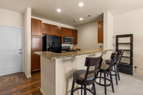 1824 Buchanan Cir, Aurora CO 80018-6019 exterior