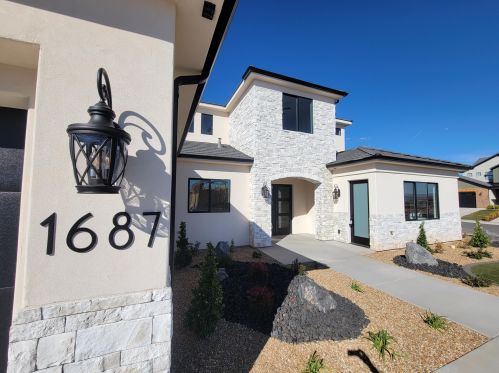 1687 Howard Ln, Saint George, UT 84790-4014