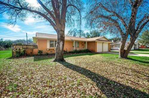 3512 Brandon Ln, Fort Worth, TX 76116-6816