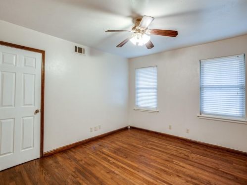 4221 Selkirk Dr, Fort Worth TX  76109-5330 exterior