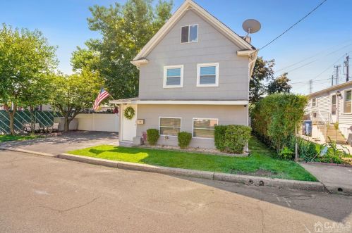 33 Coddington Ave, Avenel, NJ 07001-1942