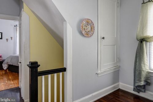 41 Friends Ave, Haddonfield NJ 08033-1500 exterior