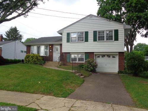 14 Valley View Rd, Trenton, NJ 08620-2633