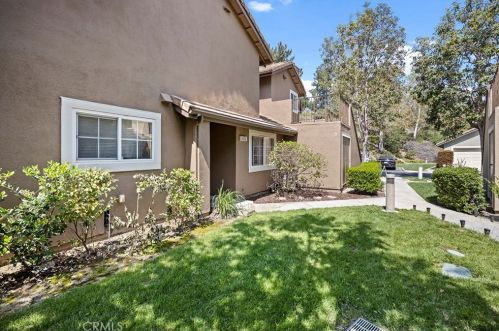 8002 Snapdragon Ln, Anaheim, CA 92808-1922