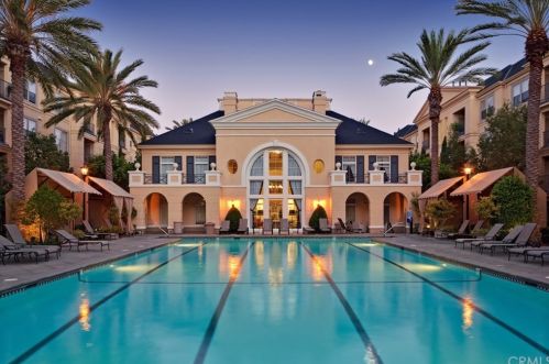 2136 Watermarke Pl, Irvine CA  92612-7691 exterior