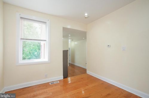 1940 Marshall St, Philadelphia, PA 19122-2111