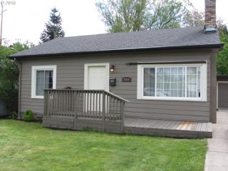 420 Linden Ave, Damascus, OR 97080