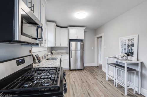 428 Jerusalem Rd, Scotch Plains, NJ 07076-2009