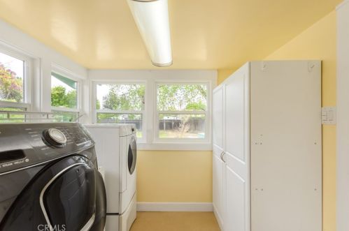 5766 Grand Ave, Riverside CA  92504-1300 exterior