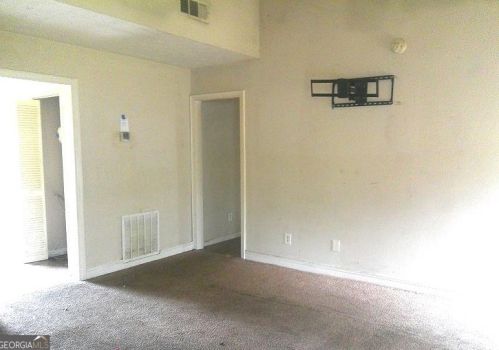 6181 Valdez Dr, Rex GA 30273-1008 exterior