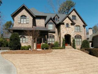 2628 Tyler Manor Ct, Decatur, GA 30033-2219