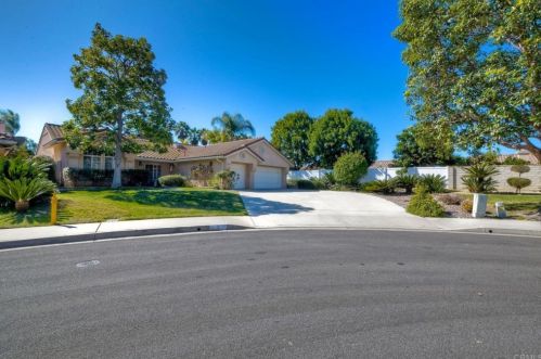 3 Trinity St, Oceanside, CA 92057-6013