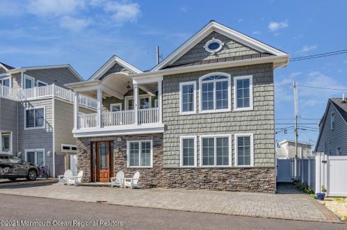 23 Surf Rd, Lavallette, NJ 08735-3331