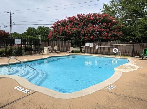 6801 Beckett Rd, Austin TX  78749-2005 exterior