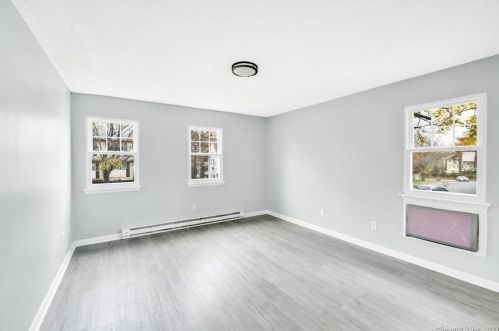107 Angel Dr, Waterbury, CT 06708-1251