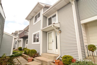 222 Colony Ct, Indian Creek, IL 60061-1307