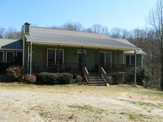 488 Thomas Rd, Cleveland, GA 30528-4780