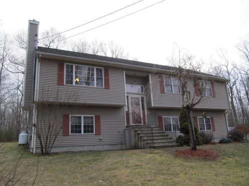 735 Hill Rd, Glocester, RI 02859-2902
