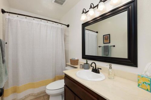 1950 Cherrywood St, Vista CA exterior