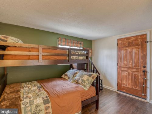 1429 Nancy Jack Rd, Gerrardstown WV  25420-3090 exterior