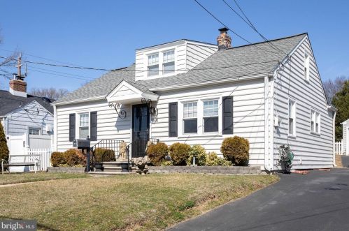 1541 Oak Ave, Haddon Heights, NJ 08035-1523