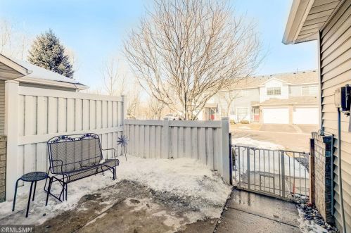 2064 Gresham Ave, Saint Paul MN  55128-3916 exterior