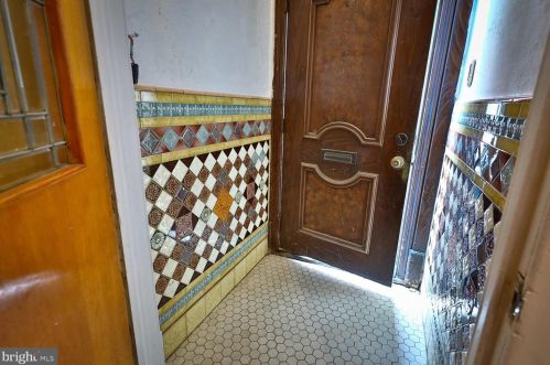 2109 15th St, Philadelphia, PA 19121-1601