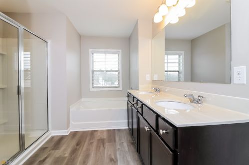 5174 Amberland Sq, Atlanta GA  30349-1696 exterior