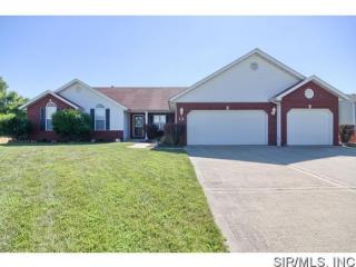 13 Cambridge Ct, Maryville, IL 62062-6437