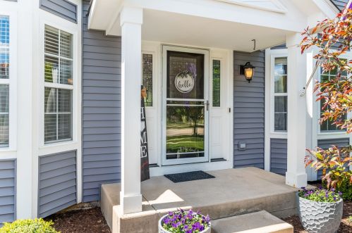 216 White Oak St, Pingree Grove, IL 60140-4002