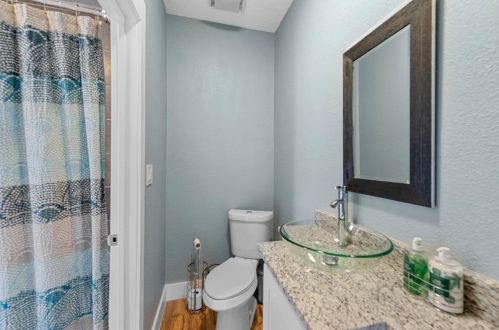 2253 6th Ave, Fort Worth TX  76110-1807 exterior