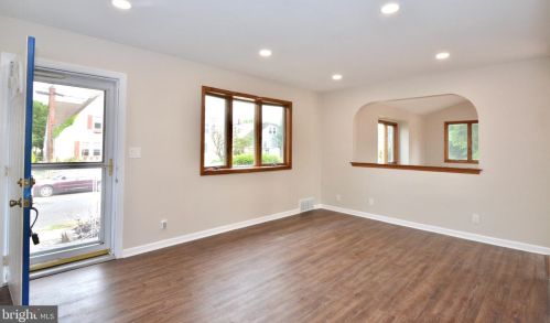 61 Sterling Ave, Trenton, NJ 08619-3020