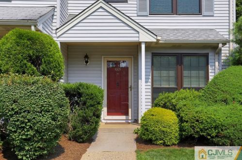 1005 Maplecrest Rd, Edison, NJ 08820-1825