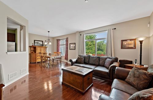703 Owl Creek Ln, Gurnee, IL 60031-4229