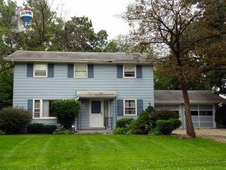 106 Red Bud Dr, Joliet, IL 60433-2927