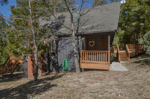 377 Grass Valley Rd, Lake Arrowhead, CA