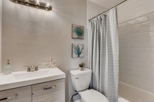 7387 Spruce St, Englewood CO  80112-1751 exterior