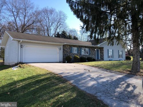 2975 Stillmeadow Ln, York, PA 17404-1148