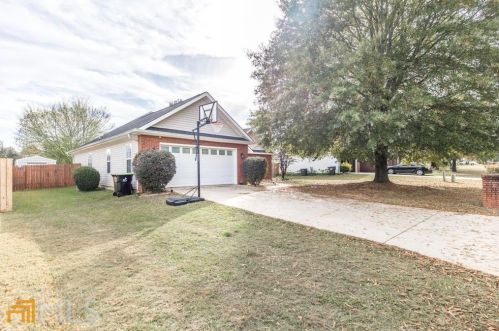 202 Bowens Mill Dr, Bonaire, GA 31005-3149