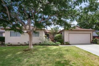 2357 Acacia Ave, Clovis, CA 93612-4046