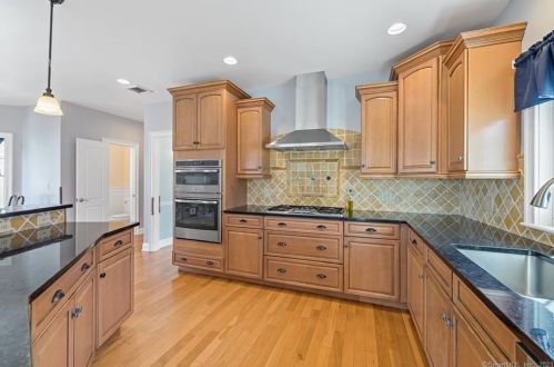 6 Nolan St, Norwalk CT  06850-2525 exterior