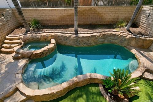 3585 Windstorm Way, Riverside CA  92503-4506 exterior