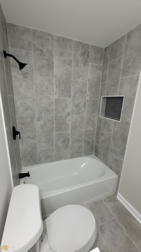 3260 Creekwood Dr, Rex GA  30273-2121 exterior