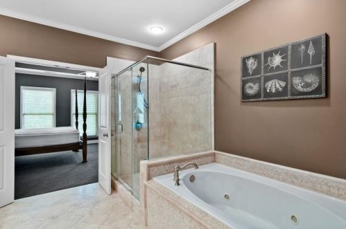 651 Lockton Pl, Atlanta GA  30342-5044 exterior