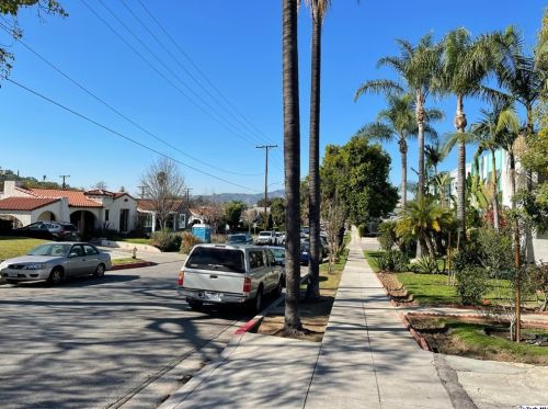 1447 Windsor Rd, Glendale CA  91205-2767 exterior
