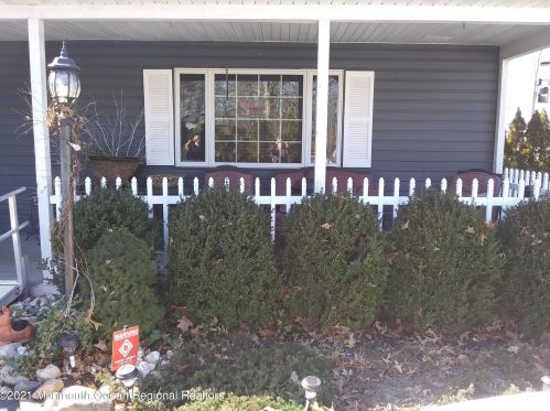 517 Beach Blvd, Lacey, NJ 08731-4937