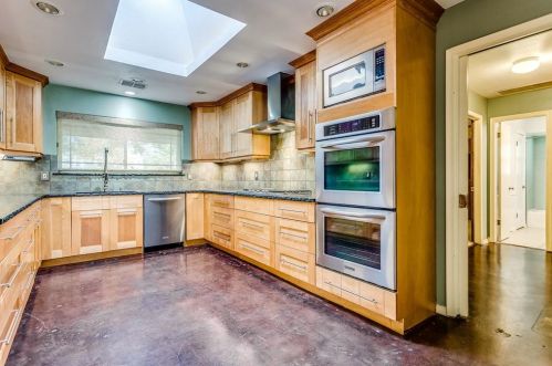 6248 Dilbeck Ln, Dallas TX  75240-5350 exterior