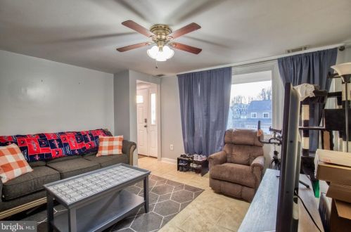 19129 Windsor Rd, Triangle VA  22172-2423 exterior