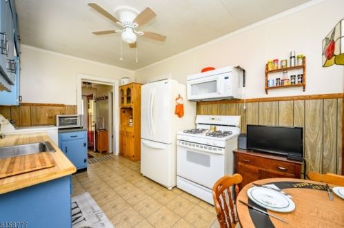 6 Dogwood Ln, Princeton NJ  08540-8439 exterior