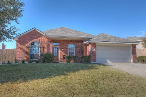 5845 Lamb Creek Dr, Fort Worth, TX 76179-7531